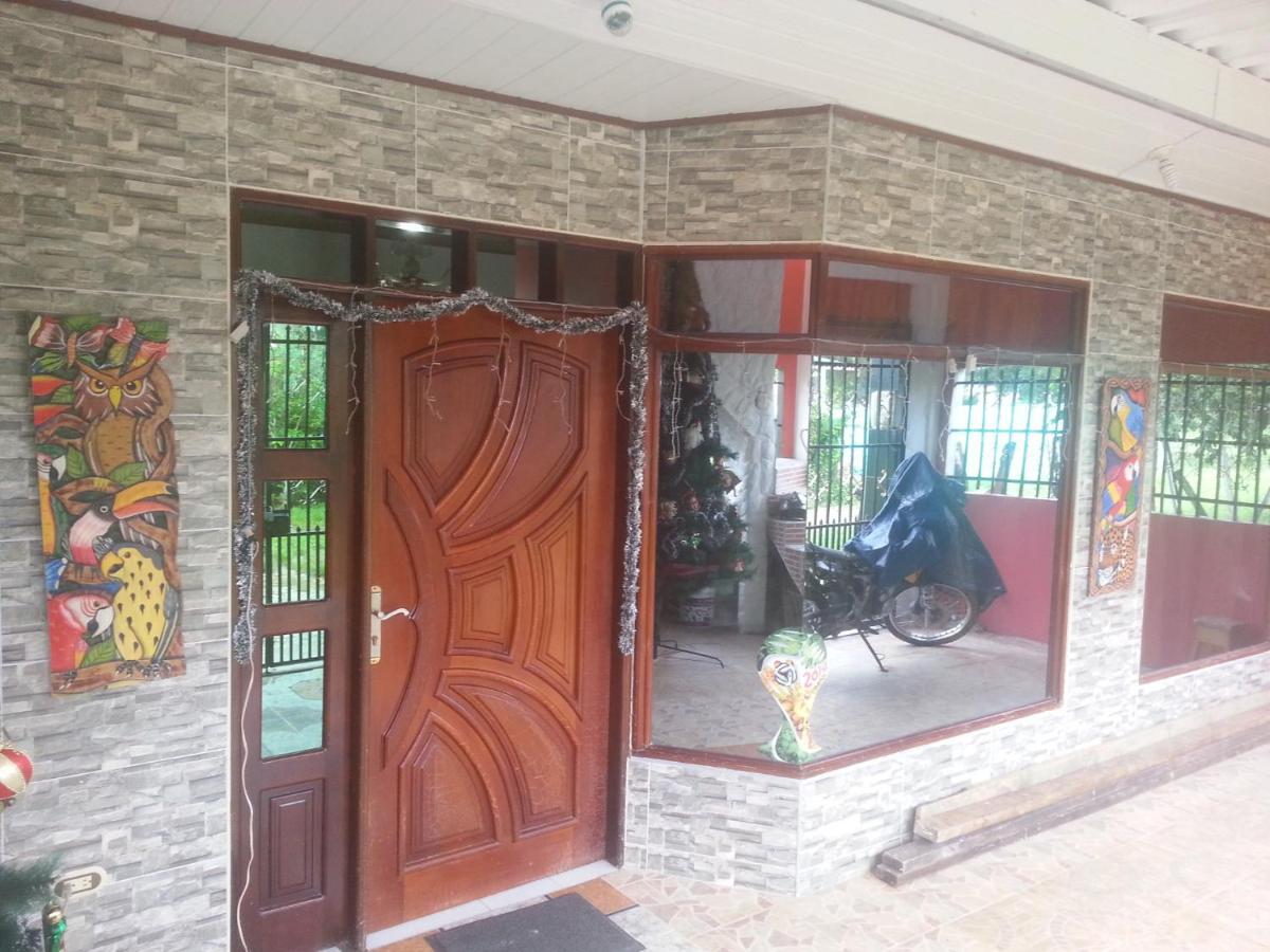 Hostal Selvatrip Leticia Exterior foto